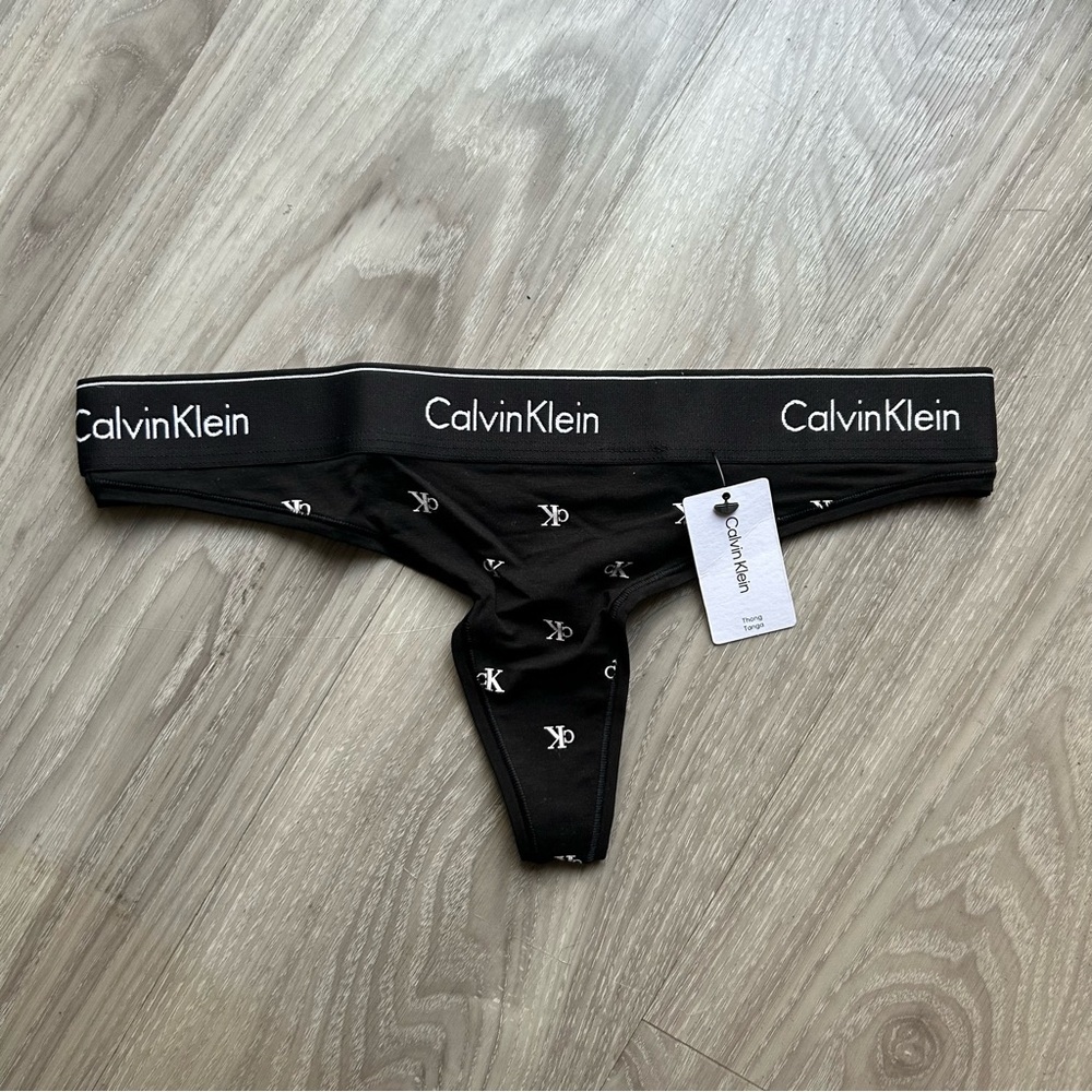 Calvin Klein | Modern Cotton Thong in Black (Medium) - Picture 6 of 9
